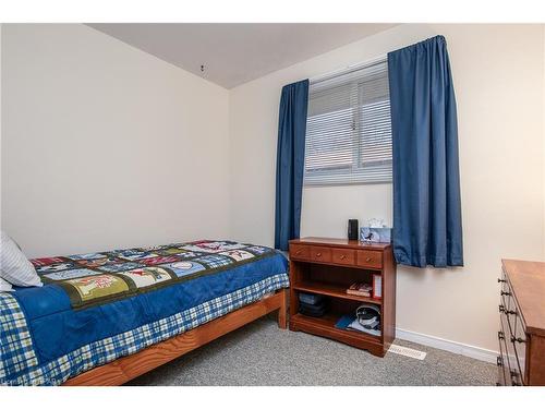 34 Quebec Road, Vanastra, ON - Indoor Photo Showing Bedroom