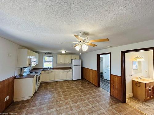 58 Mary Street, Morris-Turnberry, ON - Indoor Photo Showing Kitchen