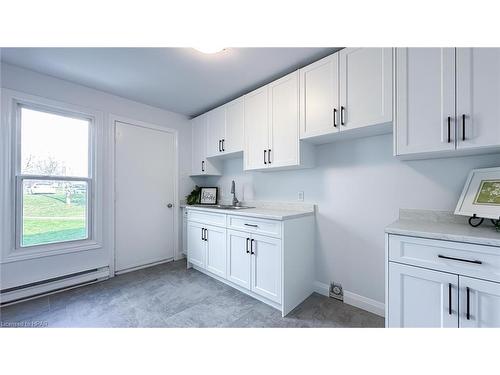 45-45 St Charles Place, Vanastra, ON - Indoor Photo Showing Kitchen