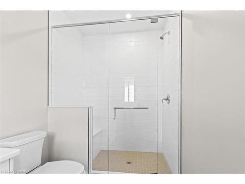 61 Pugh Street, Milverton, ON - Indoor Photo Showing Bathroom