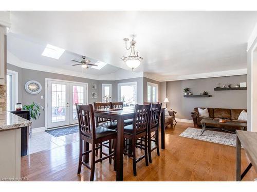 2815 Shering Crescent, Innisfil, ON - Indoor Photo Showing Dining Room