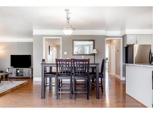 2815 Shering Crescent, Innisfil, ON - Indoor Photo Showing Dining Room