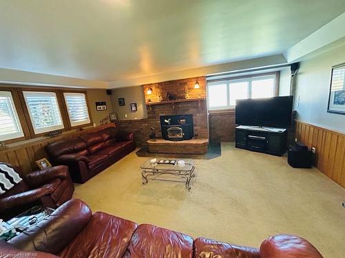 84332 Mcnabb Line, Huron East, ON - Indoor Photo Showing Living Room With Fireplace