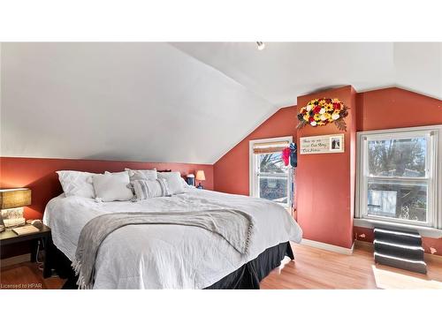 5 John Street W, Clifford, ON - Indoor Photo Showing Bedroom