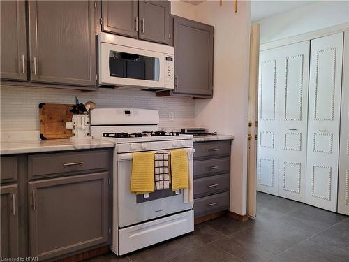 28 Briarwood Crescent, Morris-Turnberry, ON - Indoor Photo Showing Kitchen