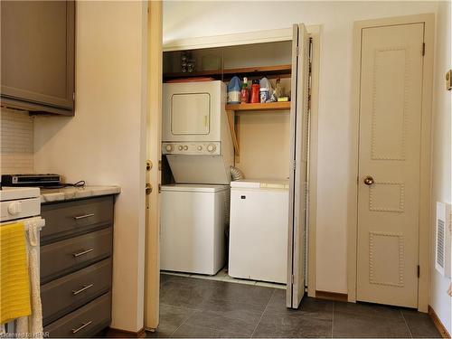 28 Briarwood Crescent, Morris-Turnberry, ON - Indoor Photo Showing Laundry Room