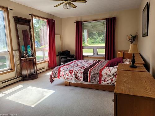 28 Briarwood Crescent, Morris-Turnberry, ON - Indoor Photo Showing Bedroom