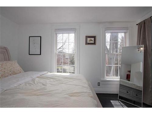 375 Ontario Street, Stratford, ON - Indoor Photo Showing Bedroom