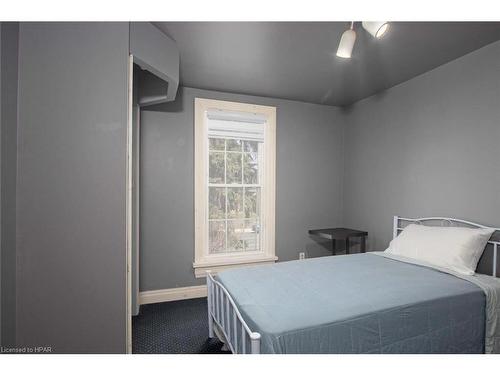 375 Ontario Street, Stratford, ON - Indoor Photo Showing Bedroom