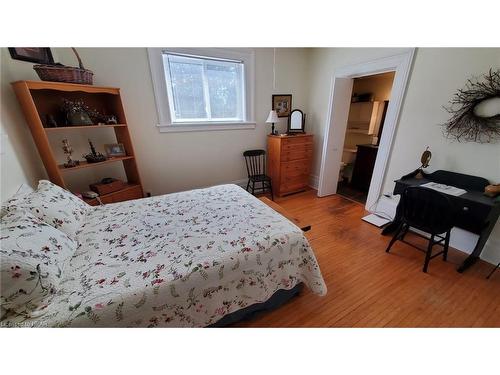 43 Jarvis Street, Seaforth, ON - Indoor Photo Showing Bedroom