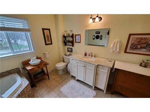 43 Jarvis Street, Seaforth, ON - Indoor Photo Showing Bathroom