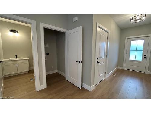 223D Thames Avenue, Mitchell, ON - Indoor Photo Showing Other Room