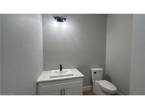 223D Thames Avenue, Mitchell, ON - Indoor Photo Showing Bathroom