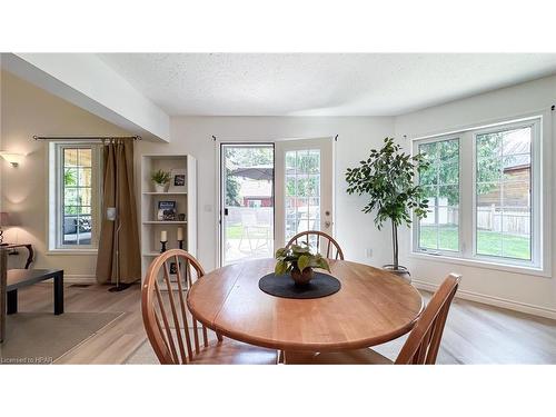 11 William Street, Bayfield, ON - Indoor Photo Showing Dining Room