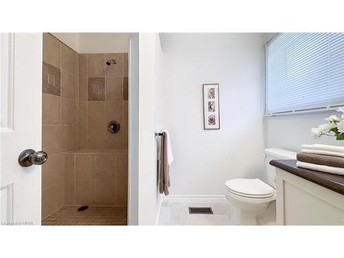 11 William Street, Bayfield, ON - Indoor Photo Showing Bathroom