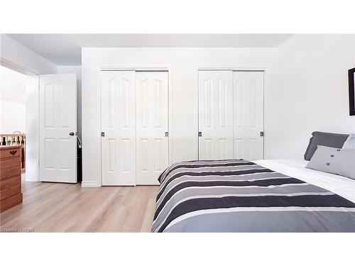 11 William Street, Bayfield, ON - Indoor Photo Showing Bedroom