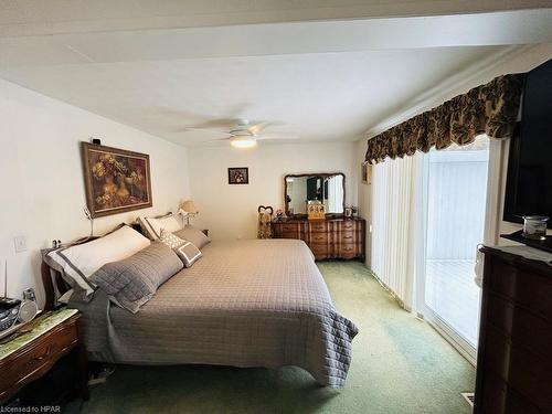 11 Riverside Drive, Turnberry Estates, ON - Indoor Photo Showing Bedroom