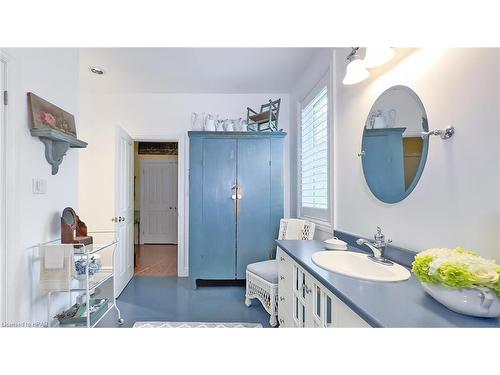 38 Cameron Street, Bayfield, ON - Indoor Photo Showing Bathroom