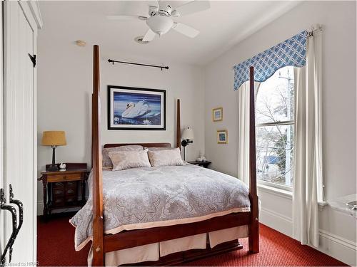 100 Church Street, Stratford, ON - Indoor Photo Showing Bedroom
