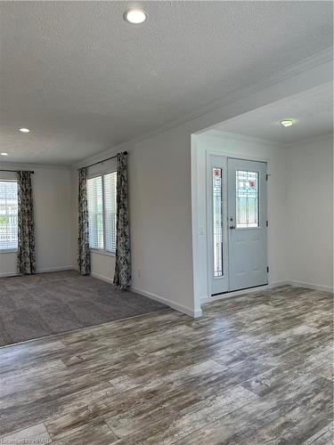 208 Spruce Drive, West Grey, ON - Indoor Photo Showing Other Room