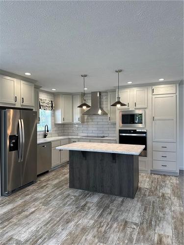 208 Spruce Drive, West Grey, ON - Indoor Photo Showing Kitchen With Stainless Steel Kitchen With Upgraded Kitchen