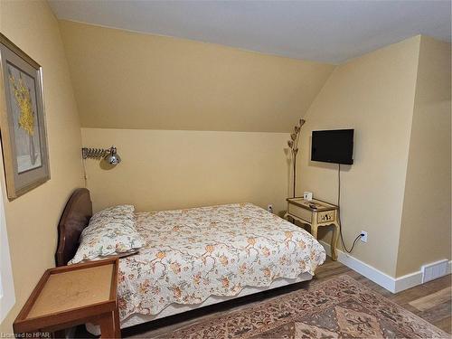 8 Bayfield Terrace, Bayfield, ON - Indoor Photo Showing Bedroom