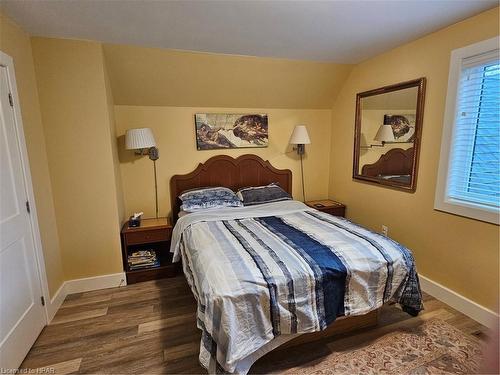 8 Bayfield Terrace, Bayfield, ON - Indoor Photo Showing Bedroom