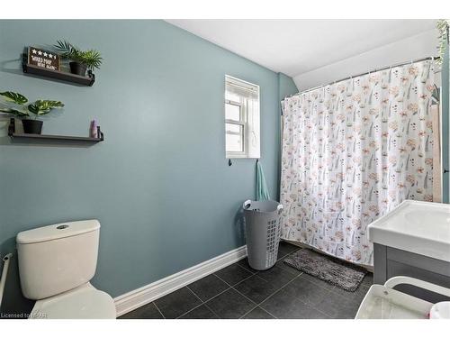 213 Norfolk Street, Stratford, ON - Indoor Photo Showing Bathroom