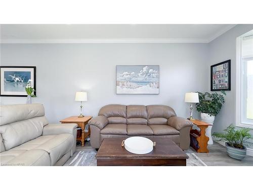 51 Bayfield Mews Lane, Bayfield, ON - Indoor Photo Showing Living Room