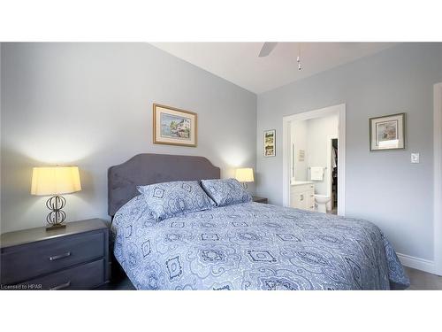 51 Bayfield Mews Lane, Bayfield, ON - Indoor Photo Showing Bedroom