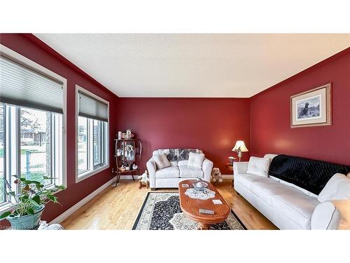 46 Balvina Drive W, Goderich, ON - Indoor Photo Showing Living Room
