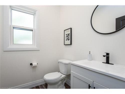 26 Trow Avenue, Stratford, ON - Indoor Photo Showing Bathroom