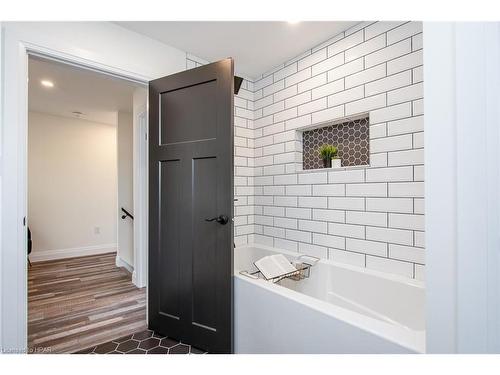 26 Trow Avenue, Stratford, ON - Indoor Photo Showing Bathroom