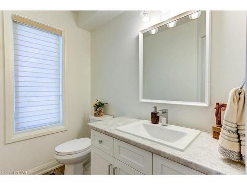 131 Jefferey Way, Mount Forest, ON - Indoor Photo Showing Bathroom