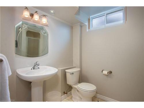 229 Devon Street, Stratford, ON - Indoor Photo Showing Bathroom