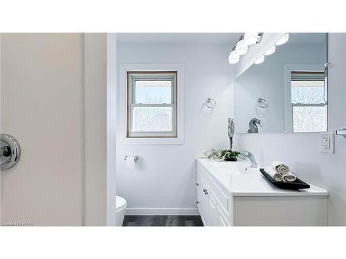 85229 Bluewater Hwy 21, Ashfield-Colborne-Wawanosh, ON - Indoor Photo Showing Bathroom