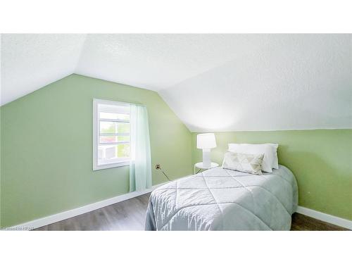 146 Picton Street E, Goderich, ON - Indoor Photo Showing Bedroom