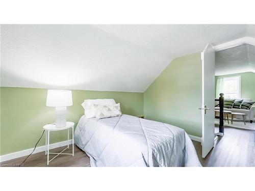 146 Picton Street E, Goderich, ON - Indoor Photo Showing Bedroom