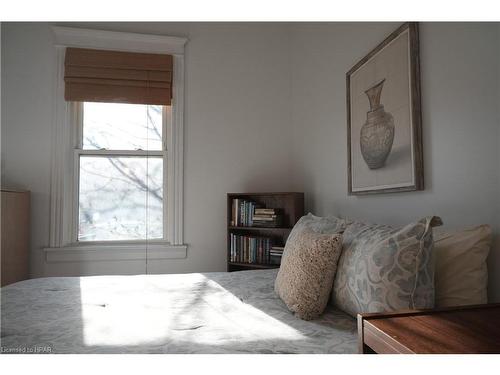 134 Inchbury Street, Hamilton, ON - Indoor Photo Showing Bedroom