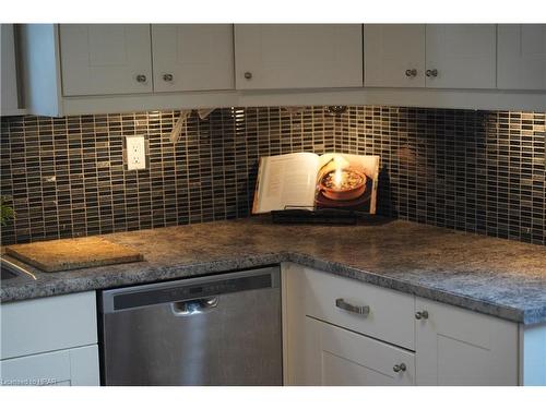 134 Inchbury Street, Hamilton, ON - Indoor Photo Showing Kitchen With Upgraded Kitchen