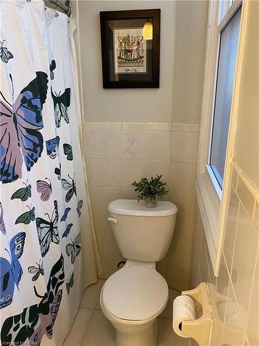 134 Inchbury Street, Hamilton, ON - Indoor Photo Showing Bathroom