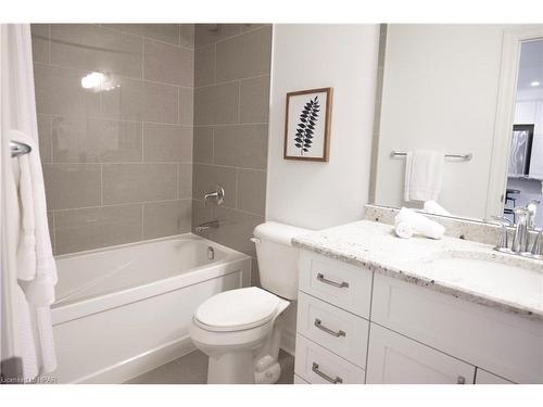 213-255 John Street N, Stratford, ON - Indoor Photo Showing Bathroom