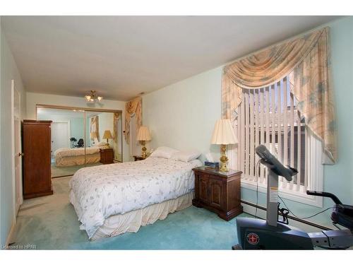 235 William Street, Stratford, ON - Indoor Photo Showing Bedroom