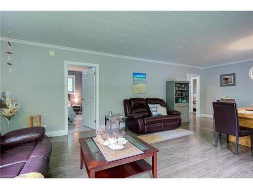 112 Antigua Drive, Wasaga Beach, ON - Indoor Photo Showing Living Room