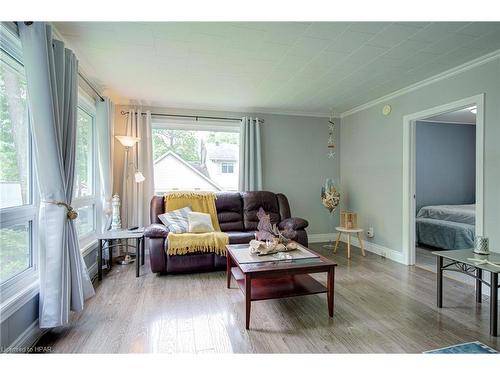 112 Antigua Drive, Wasaga Beach, ON - Indoor Photo Showing Living Room