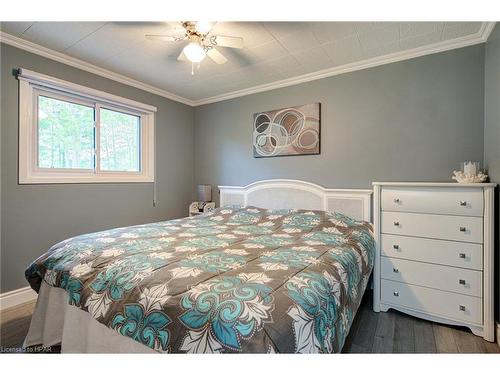 112 Antigua Drive, Wasaga Beach, ON - Indoor Photo Showing Bedroom