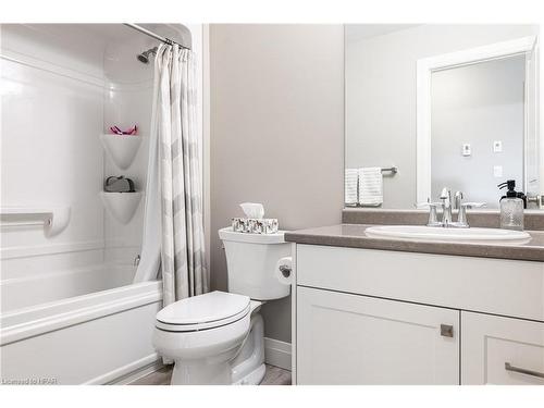 3 Orr Street, Stratford, ON - Indoor Photo Showing Bathroom