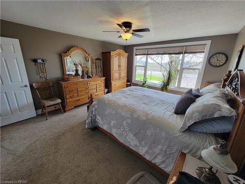 70624 London Road, South Huron, ON - Indoor Photo Showing Bedroom
