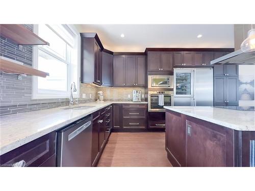 24 Thimbleweed Drive, Bayfield, ON - Indoor Photo Showing Kitchen