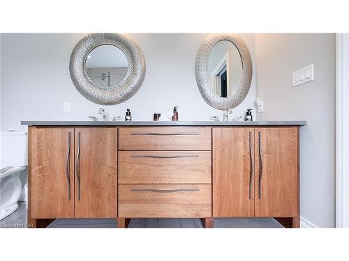 24 Thimbleweed Drive, Bayfield, ON - Indoor Photo Showing Bathroom